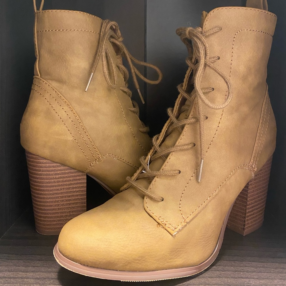 Brown Faux-Leather Lace-Up Booties Size 8